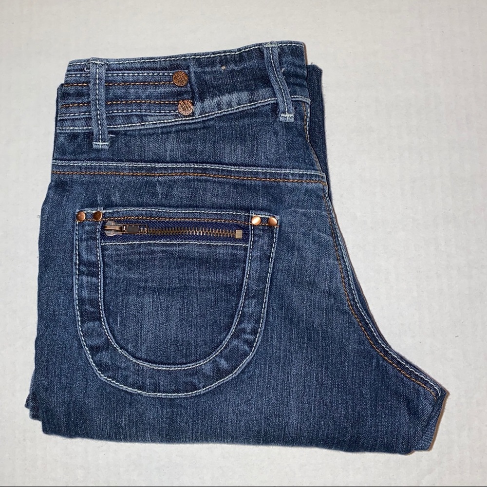 ELITE Jeans‎